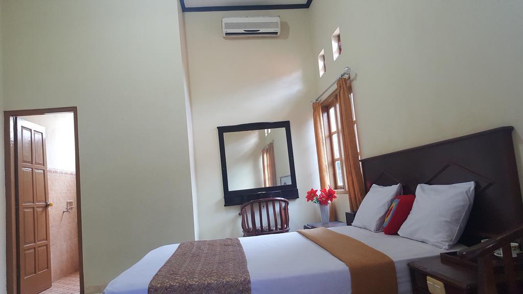 Karangpandan Putri Duyung Guest House מראה חיצוני תמונה