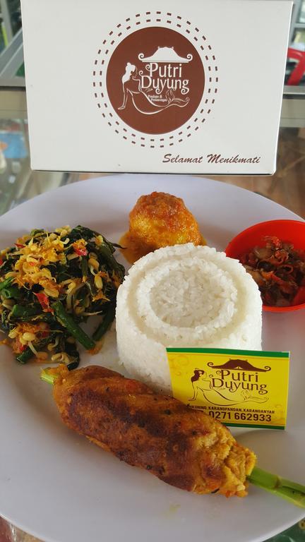Karangpandan Putri Duyung Guest House מראה חיצוני תמונה