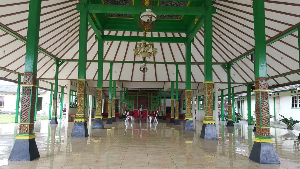 Karangpandan Putri Duyung Guest House מראה חיצוני תמונה