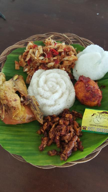 Karangpandan Putri Duyung Guest House מראה חיצוני תמונה