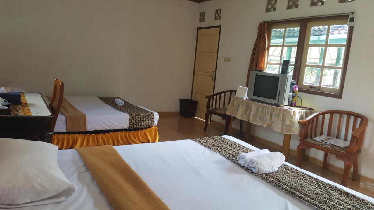 Karangpandan Putri Duyung Guest House מראה חיצוני תמונה