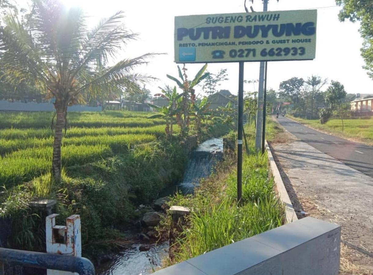 Karangpandan Putri Duyung Guest House מראה חיצוני תמונה